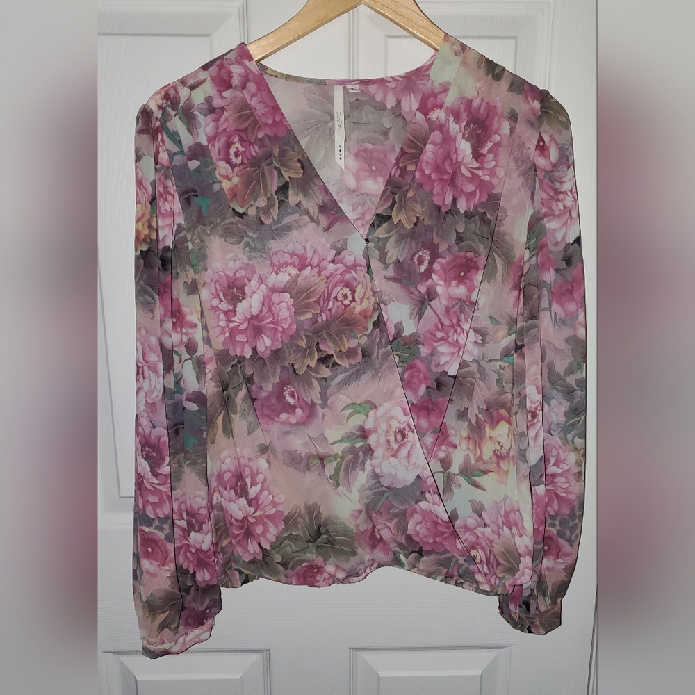Bellatrix Wrap Front Floral Blouse Size M Long Sleeve Elastic Waist V-Neck